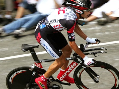 足球联赛不败夺冠,足球联赛不败夺冠的球员